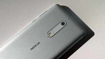 Di bagian kamera Nokia 5 dibekali kamera belakang 13 megapixel dan kamera depan 8 megapixel. (Foto: Dok. Techradar)