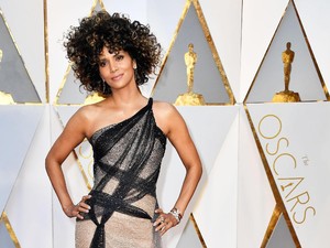 Halle Berry Kecewa Masih Jadi Satu-satunya Wanita Kulit Hitam di Oscar