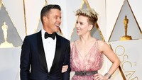 Ia tampil bersama seorang pria bernama Joe Machota yang merupakan mantan manajernya. Frazer Harrison/Getty Images/detikFoto.