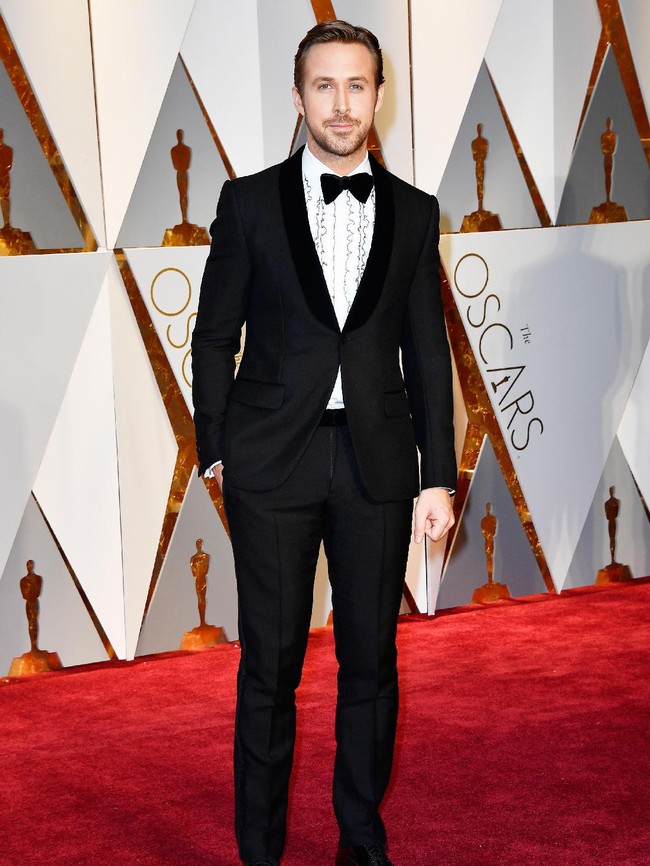 Punya dua putri --Esmeralda Amada Gosling, Amada Lee Gosling-- melengkapi kebahagiaan Ryan Gosling. Ryan Gosling termasuk deretan hot papa. Foto: Frazer Harrison/Getty Images