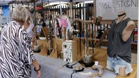 Lanjut jalan-jalan lagi, kamu bisa menjumpai beragam aksesoris wanita. Cewek-cewek tentunya akan tergoda bila melihat aksesoris lucu-lucu seperti ini (Wahyu/detikTravel)