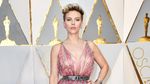 Pesona Para Aktris Cantik di Red Carpet Oscar 2017 (2)