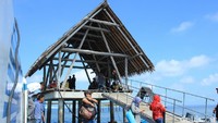 Foto: Gerbang masuk ke Resor Pulau Bawah, harus daftar di buku tamu dulu. Pulau Bawah menyandang predikat Pulau Tropis Terbaik di Asia tahun 2012 versi CNN Travel (Randy/detikTravel)