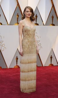 Cantiknya Emma Stone Peraih Aktris Terbaik Di Oscar 2017