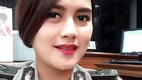 Dilihat dari akun pribadinya tersebut, Bripda Ismi memang kerap membagikan foto-foto saat ia bertugas ke jagat maya, termasuk saat penggerebekan teroris bom panci di Kelurahan Arjuna itu. Instagram @ismiaisyah20.
