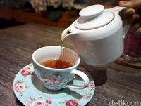 Cottonwood Cafe: Menyantap <i>Omelette Platter</i> yang Gurih Lembut dengan Sosis dan Salad Segar