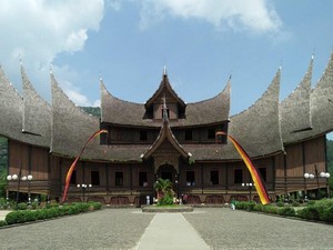 Potensi Wisata dan Ekonomi di Sumbar Cukup Besar