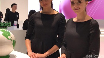 Tak berwarna hijau seperti lambangnya, mereka para wanita cantik ini kompak memakai baju warna hitam dengan rambut ikat kuda. (Foto: detikINET/Adi Fida Rahman)