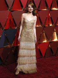 Cantiknya Emma Stone Peraih Aktris Terbaik Di Oscar 2017
