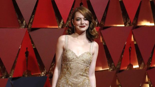 'La La Land' Tak Jadi Menang, Emma Stone Bersyukur Jadi Aktris Terbaik