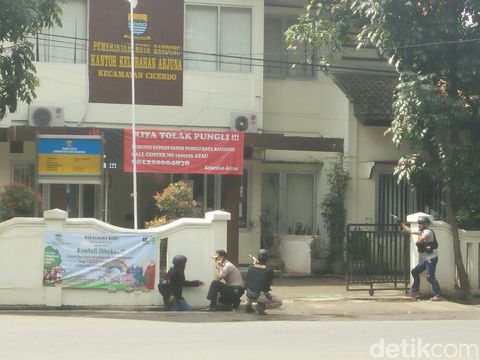 Mencekam, Begini Suasana Penyergapan Pelaku Bom Banci di Bandung