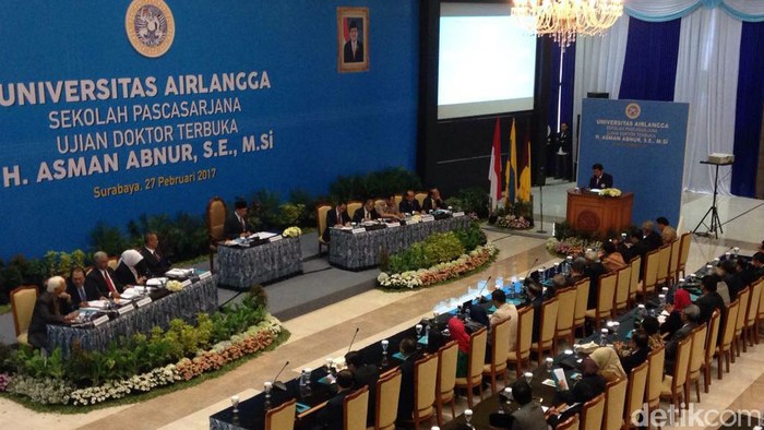 Ujian Terbuka Calon Doktor Menpan Asman Abnur Diuji Kapolri