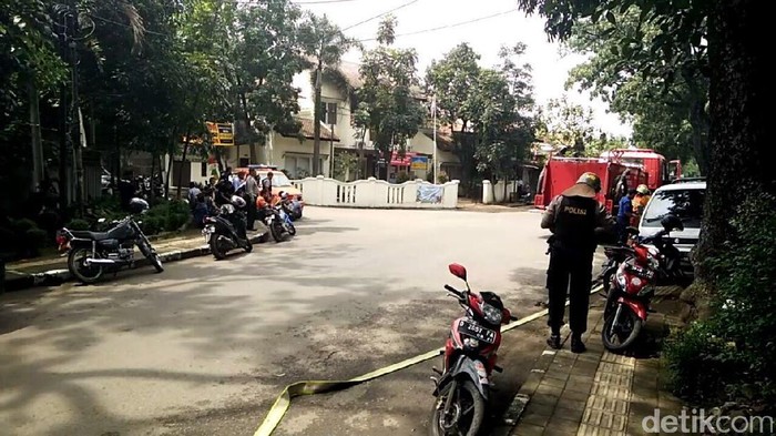 Polisi Kepung Pelaku Bom Panci, Terdengar Letusan Berkali-kali