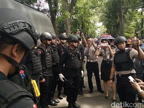 Mencekam, Begini Suasana Penyergapan Pelaku Bom Banci di Bandung