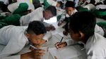 Ratusan Anak Nelayan Tulis Surat Untuk Presiden