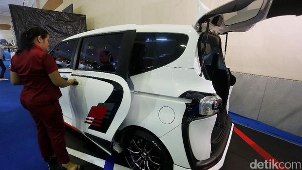 Modifikasi Sporty untuk Toyota Sienta