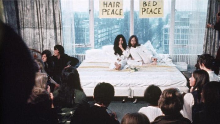 Ada Apa di Bekas Kamar Hotel John Lennon dan Yoko Ono?