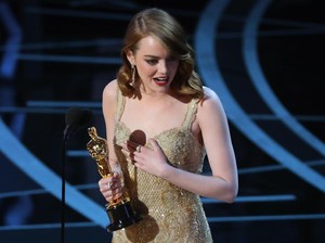 Emma Stone Aktris Terbaik Oscar 2017