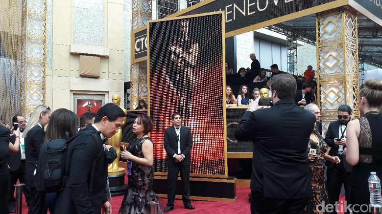Para Bintang Sudah Mulai Ramaikan Karpet Merah Oscar 2017 Para Bintang Sudah Mulai Ramaikan Karpet Merah Oscar 2017