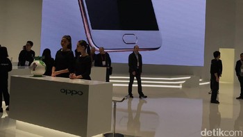 Oppo sejak Senin lalu telah menyebarkan undangan hajatannya di perhelatan Mobile World Congress (MWC) 2017. (Foto: detikINET/Adi Fida Rahman)