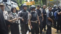 Saat bertugas di lokasi meledaknya bom panci di dekat Kelurahan Arjuna itu. Ia juga membawa sebuah kamera DSLR untuk mengabadikan kegiatan Kapolda. Instagram @ismiaisyah20.