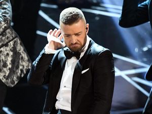 Ini Braspberry, Cara Justin Timberlake Makan Blueberry dan Raspberry