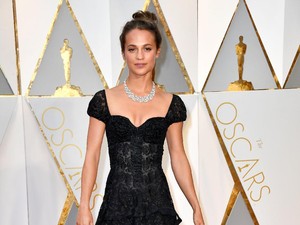 Alasan Alicia Vikander Perankan Lara Croft: Shes Kick Ass!