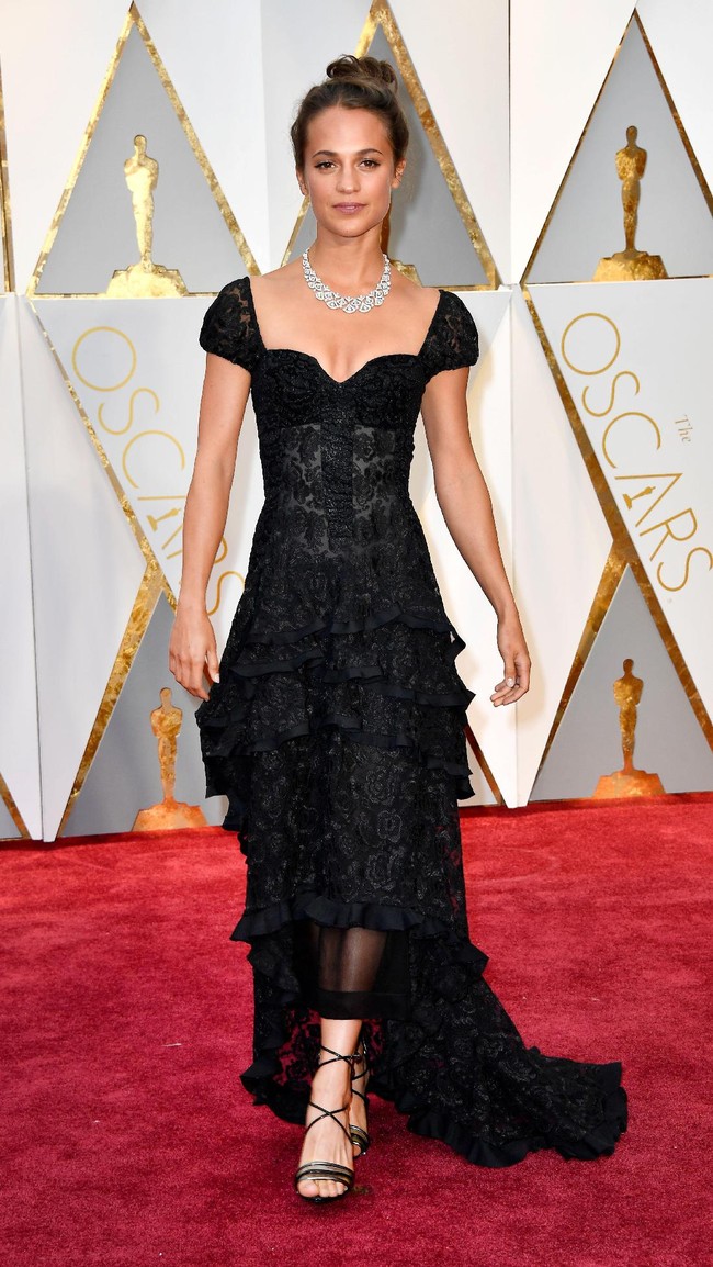 Alicia Vikander, Annual Academy Awards at Hollywood & Highland Center on February 26, 2017 in Hollywood, California.  (Photo by Frazer Harrison/Getty Images)