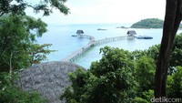 Anambas di Kepulauan Riau memiliki 229 pulau yang tak berpenghuni. Salah satu keindahannya ada di Pulau Bawah yang menawarkan kesan mewah namun ramah lingkungan. (Johanes Randy/detikcom)