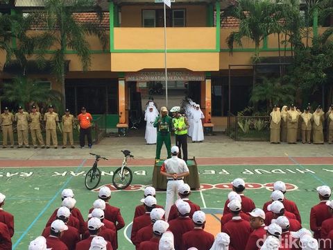 Polisi ajak pelajar bersepeda