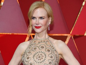 Nicole Kidman Jelaskan Mengapa Tepuk Tangannya Aneh Saat Oscar