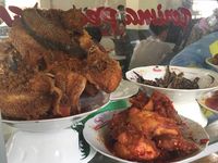 Di Kantin Plaza Senayan Tersedia Pilihan Makan Siang di 40 Tenant!
