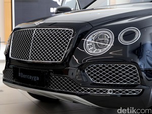 SUV Mewah Bentley Bermesin V8 Dibanderol Rp 7,999 Miliar