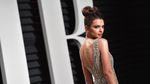 Pesona Emily Ratajkowski di Vanity Fair