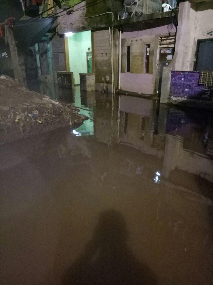Kali Ciliwung Meluap, Sejumlah RW di Jaktim dan Jaksel Terendam