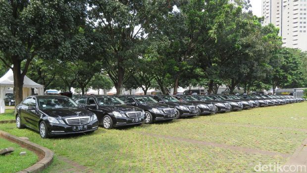 Ratusan Mercy untuk Rombongan Raja Salman Parkir di Senayan