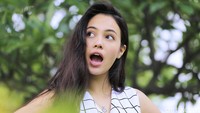 Wanita yang hobi main golf itu memiliki paras cantik yang membuat pria jatuh hati. Pool/Hanif Hawari/detikFoto.
