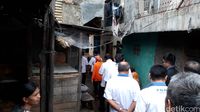 Blusukan ke di Kampung Nelayan, Menteri ATR Cek Sertifikat Tanah