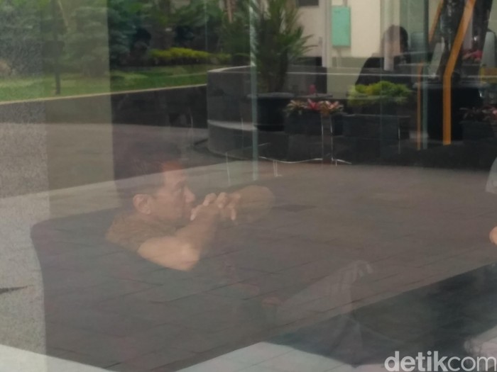 KPK Periksa Perantara Suap di Kasus Emirsyah Satar