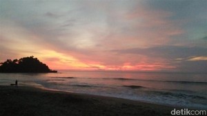 Rebutan Pantai Anyer