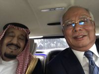 PM Najib Ajak Raja Salman Foto Selfie, Jokowi Rekam Vlog