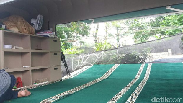 Ada Mobile Masjid untuk Massa di Lokasi Sidang Ahok ke-12