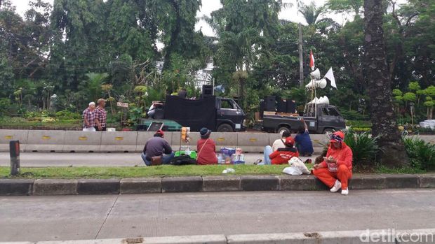  Massa Mulai Padati Gedung Kementan Jelang Sidang Ahok
