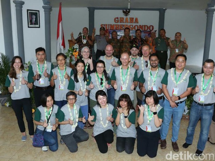 Volunteer Pertanian 8 Negara Belajar Pertanian di Banyuwangi