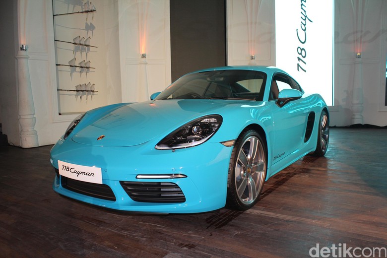 Porsche Cayman Foto: Alfiza Satrio Porsche Cayman Foto: Alfiza Satrio