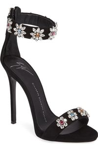 5 High Heels Cantik untuk Pesta Terinspirasi Gaya Oscar Kirsten Dunst