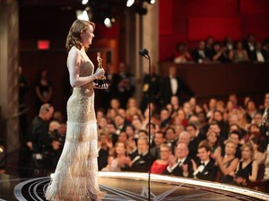 Reaksi Sang Mantan Saat Emma Stone Menerima Piala Oscar Jadi Viral