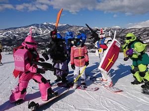 Viral di Medsos Jepang, Robot Gundam Main Snowboard