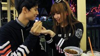 Mereka juga menghabiskan malam dengan makan bersama. Pool/Hanif Hawari/detikFoto.