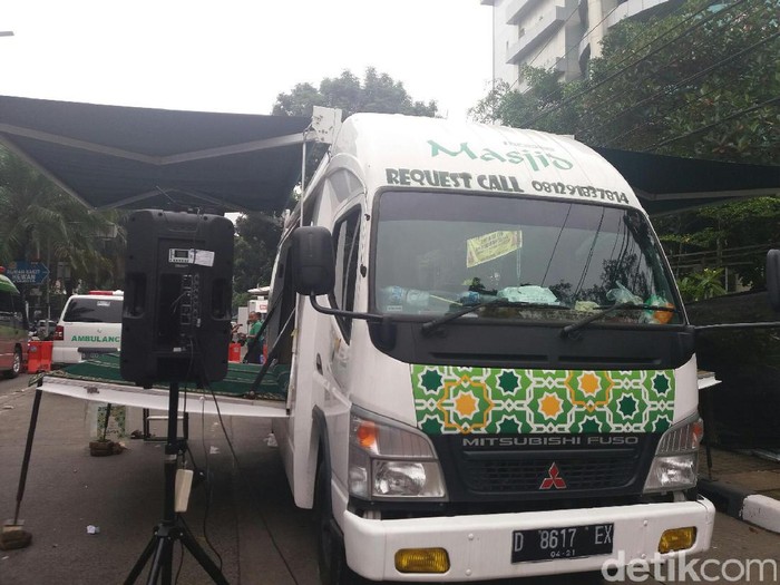 Ada Mobile Masjid untuk Massa di Lokasi Sidang Ahok Ke-12